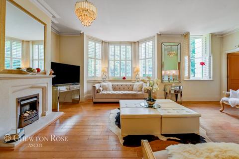 3 bedroom apartment for sale, Brook Avenue, Ascot