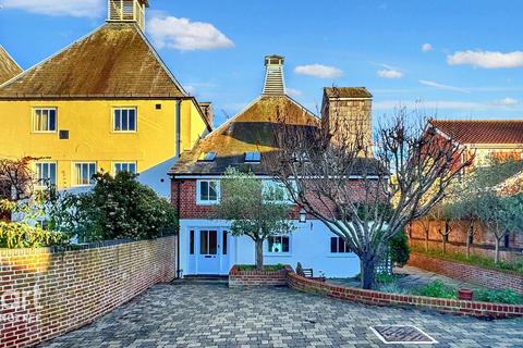 3 bedroom terraced house for sale, Central Maltings, Kiln Lane, Manningtree, Essex