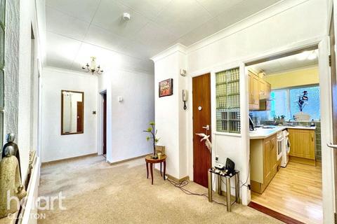 2 bedroom apartment for sale - The Parade, Walton On The Naze