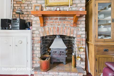3 bedroom end of terrace house for sale, Meredith Street, Crewe