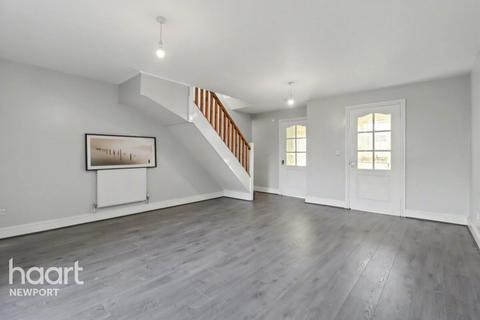 3 bedroom terraced house for sale, Liswerry Road, Newport