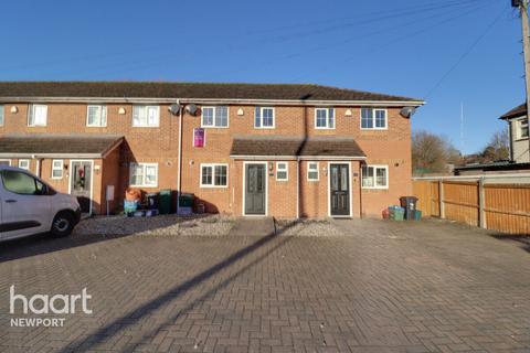 3 bedroom terraced house for sale, Liswerry Road, Newport