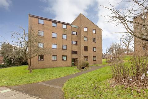 2 bedroom flat to rent, Oakwood, Greystoke Gardens, Newcastle upon Tyne