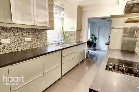 3 bedroom terraced house for sale, Walton Street, Leicester