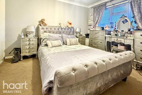 3 bedroom semi-detached house for sale, Worcester Close, Braintree