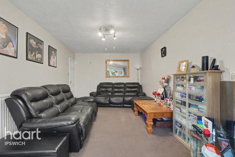 3 bedroom semi-detached house for sale, Vincent Close, Ipswich