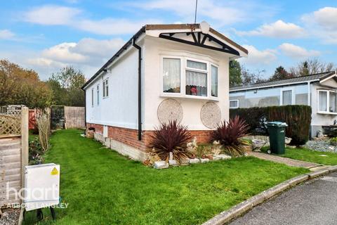1 bedroom park home for sale, Newlands Park, Abbots Langley