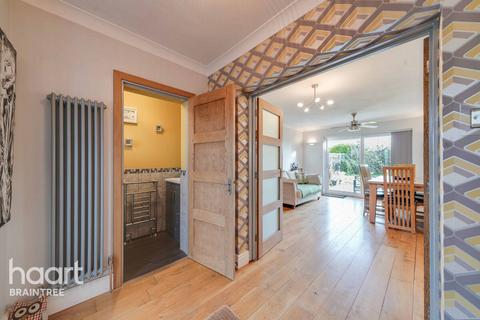 4 bedroom bungalow for sale, Clockhouse Way, Braintree