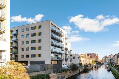 Aqua Vista Square, London