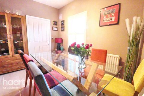 4 bedroom townhouse for sale, Hampden Square, Aylesbury