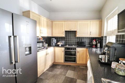 4 bedroom townhouse for sale, Hampden Square, Aylesbury