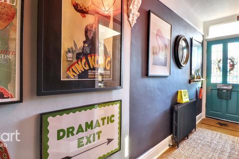 4 bedroom semi-detached house for sale - Kings Avenue, Ashford