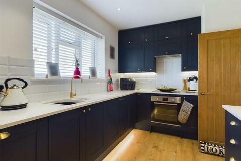 2 bedroom apartment for sale, Hillcrest, Brighton
