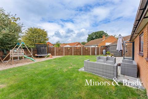 2 bedroom detached bungalow for sale, Acorn Way, Dereham