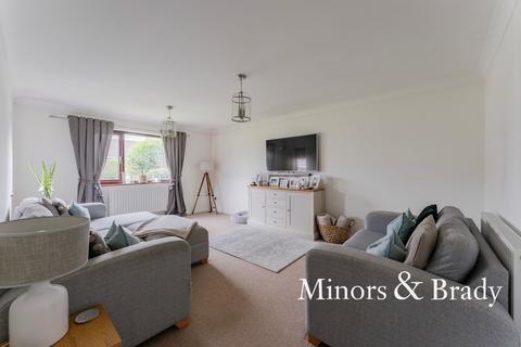 2 bedroom detached bungalow for sale, Acorn Way, Dereham