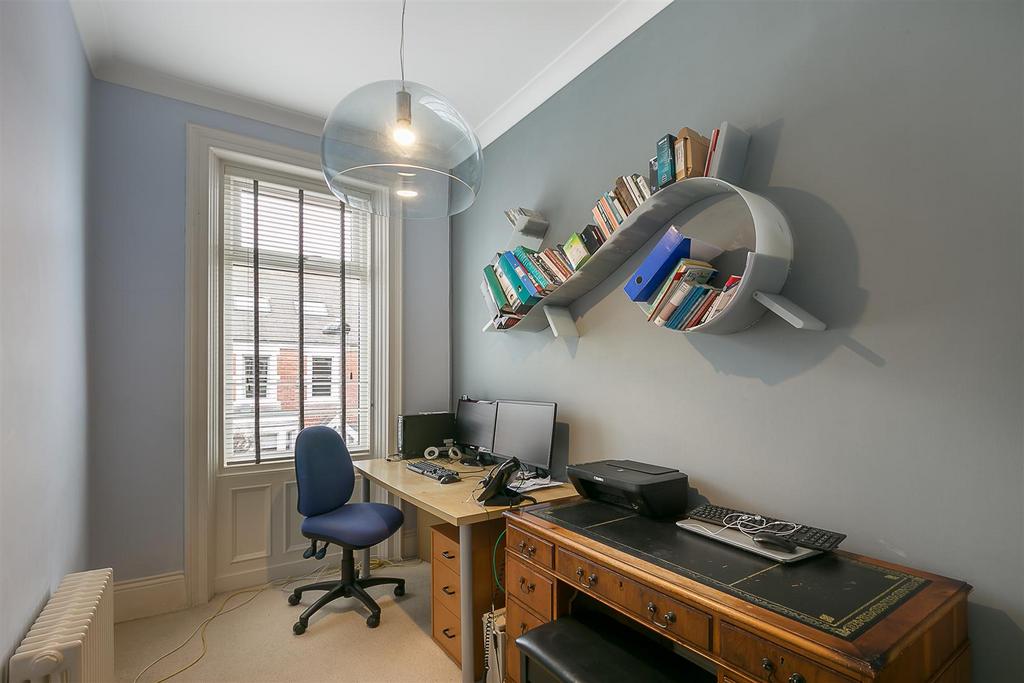 Bedroom/Study