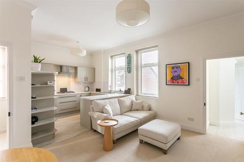 2 bedroom flat to rent, Delaval Terrace, Gosforth, Newcastle upon Tyne