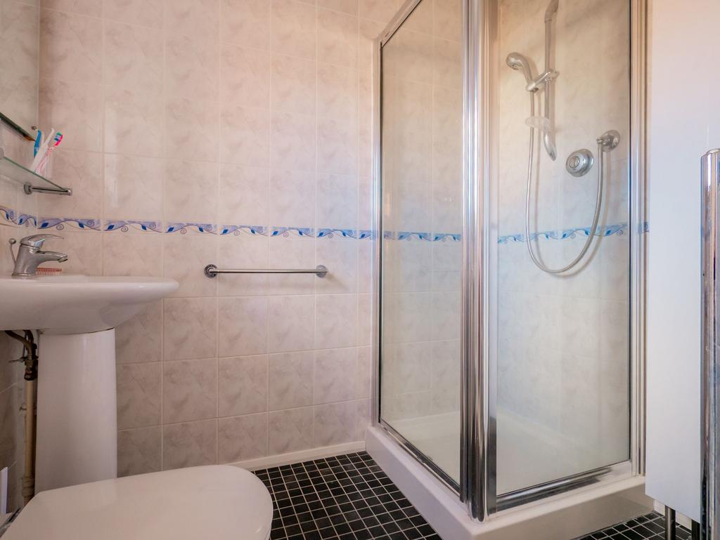 Bedroom 1 - Ensuite
