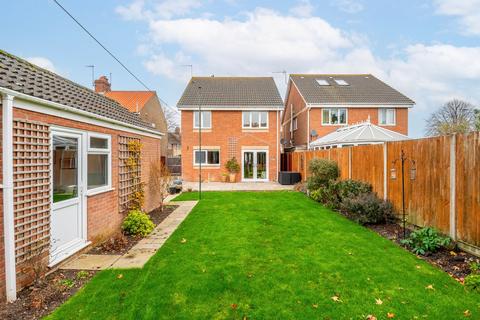 Dell Road, Oulton Broad South