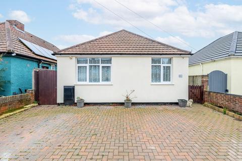 2 bedroom detached bungalow for sale - Kimberley Road, Lowestoft