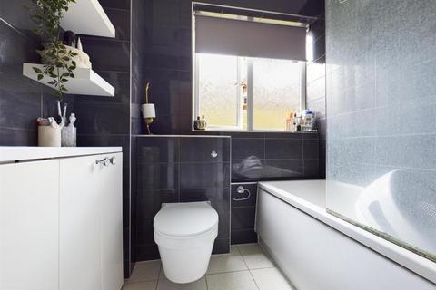 2 bedroom flat for sale, Beeding Court, Mill Rise, Brighton