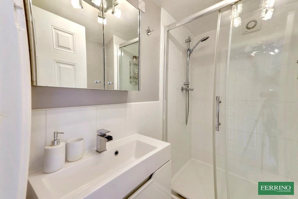 Bedroom 1 En-suite