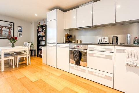 2 bedroom flat for sale, Airpoint, Skypark Road, Bedminster, Bristol