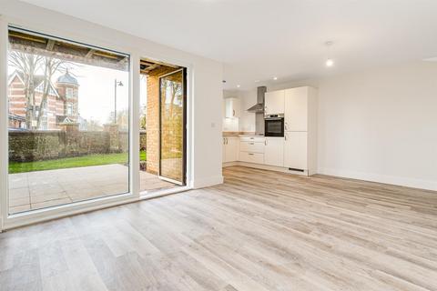 1 bedroom retirement property for sale, Lindfield Place, Worthing BN11