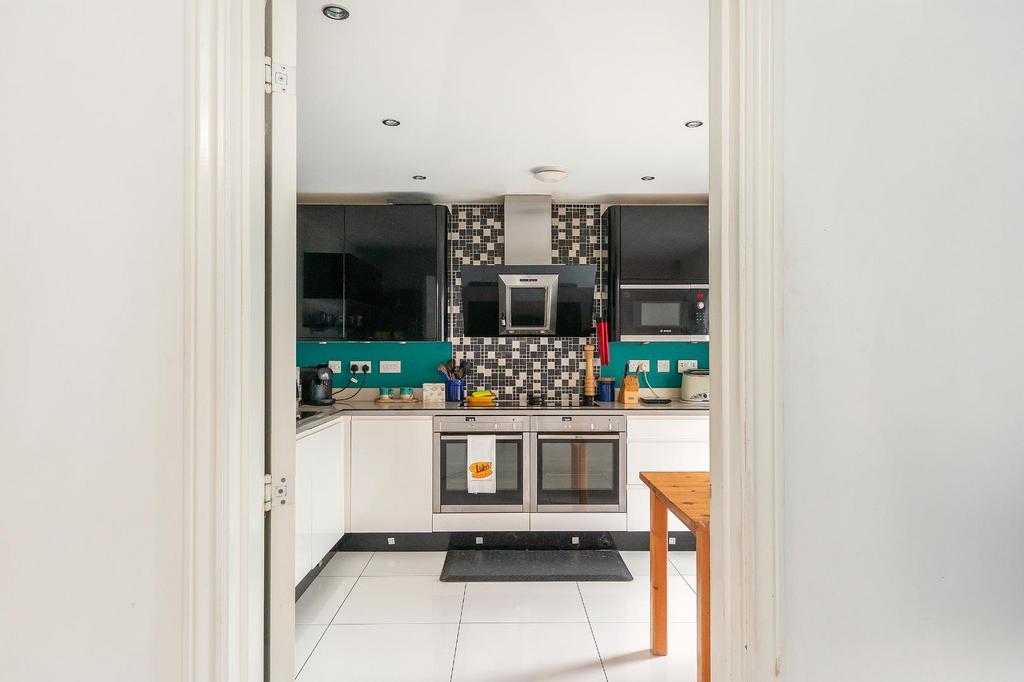 2 G8 CWCV - Kitchen D.jpg