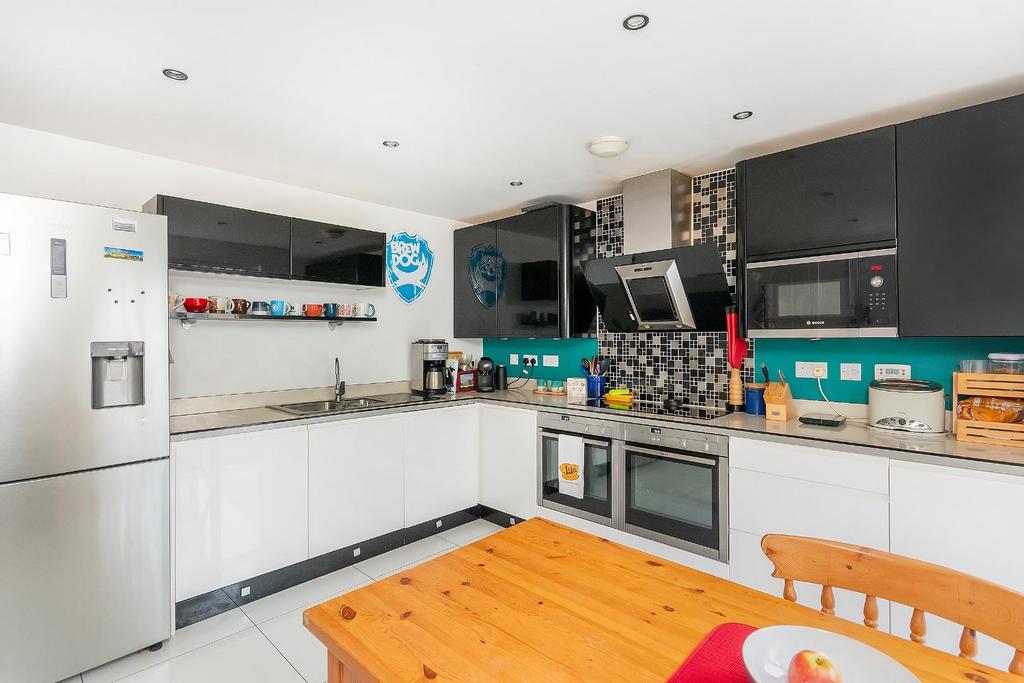 2 G8 CWCV - Kitchen A.jpg