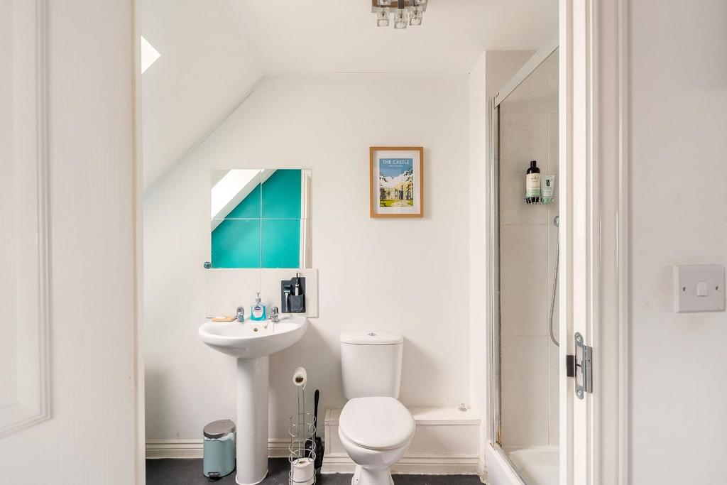 2 G8 CWCV - Ensuite C.jpg