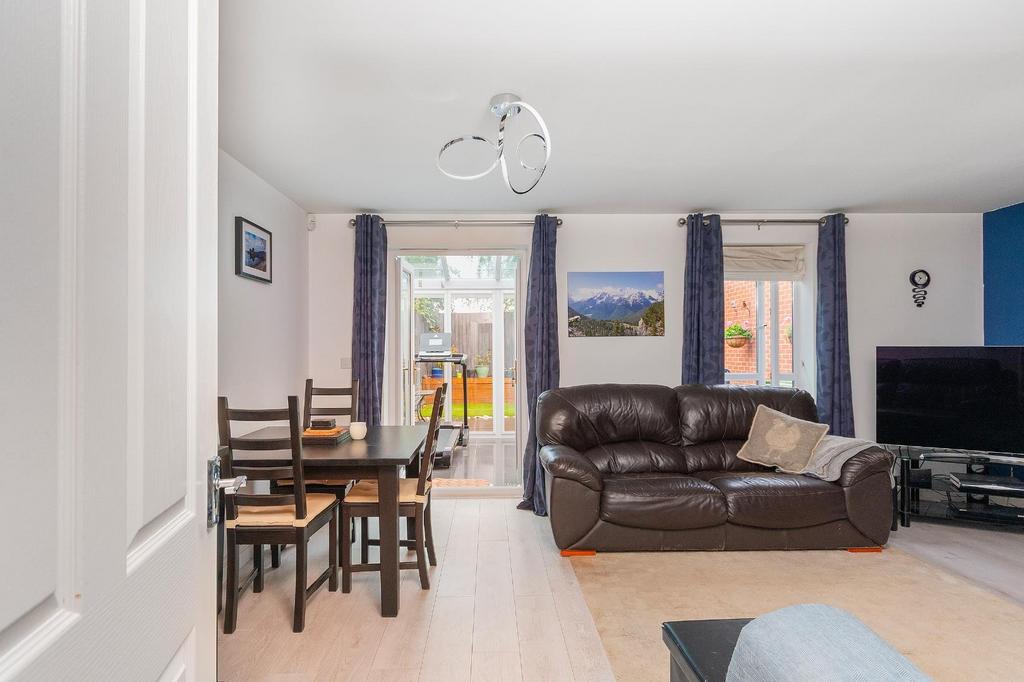 2 G8 CWCV - Living Room E.jpg