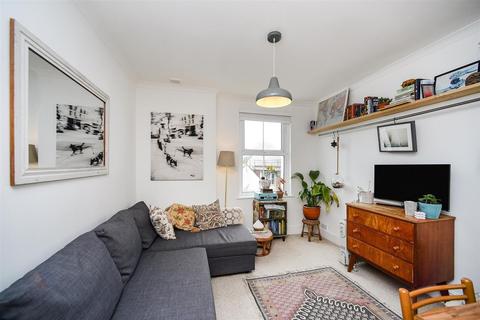 Studio to rent, Portland Road, Hove