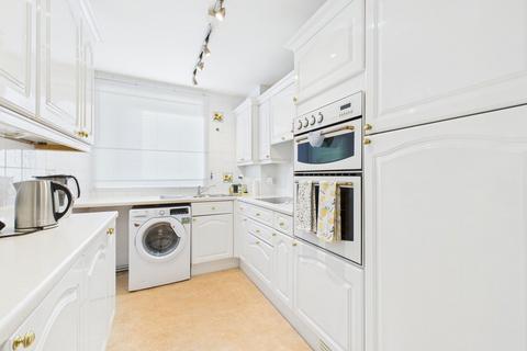 3 bedroom flat for sale, West Parade, Worthing, BN11 3QT