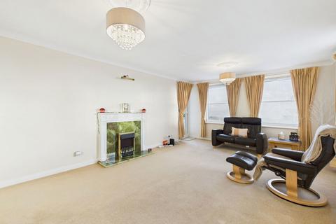 3 bedroom flat for sale, West Parade, Worthing, BN11 3QT