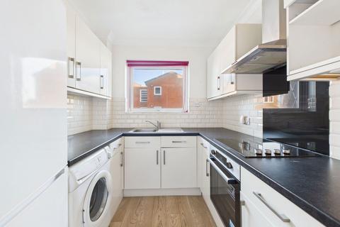1 bedroom flat for sale, Airedale Court, Heene Road, Worthing, BN11