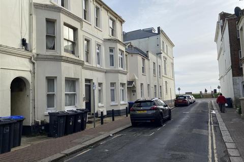 1 bedroom flat to rent, West Street, Worthing