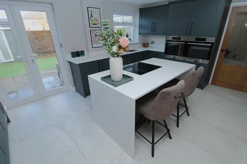 3 bedroom detached house for sale, Hexham Close, Netherton L30