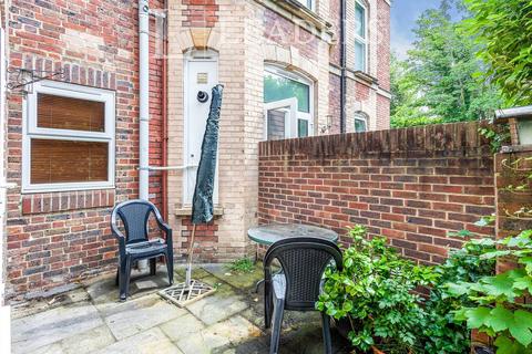 2 bedroom apartment for sale, Paddockhall Road, Haywards Heath