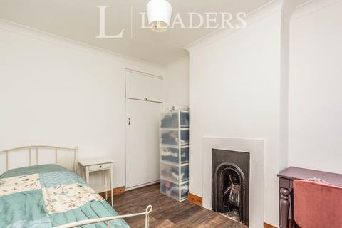 3 bedroom terraced house for sale, Hazelwick Road, Crawley, West Sussex