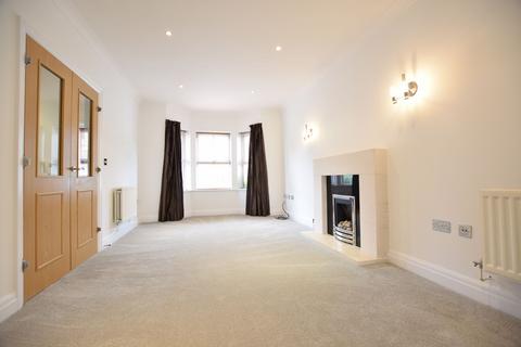 4 bedroom detached house to rent, Beckingham Place, Spencers Wood, RG7