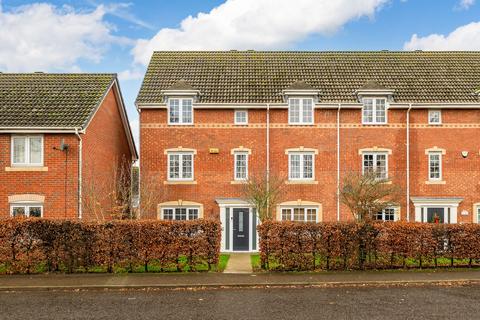 4 bedroom end of terrace house for sale, Mill Lane, North Hykeham, LN6