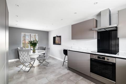 4 bedroom end of terrace house for sale, Mill Lane, North Hykeham, LN6
