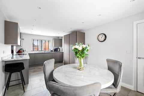 4 bedroom end of terrace house for sale, Mill Lane, North Hykeham, LN6