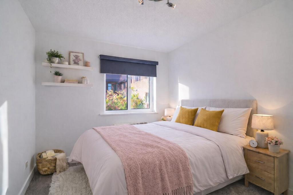 009 Bedroom2-1.jpg