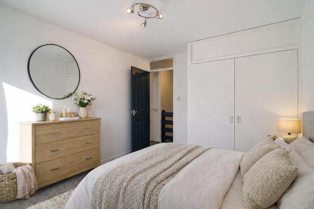 008 Bedroom1-2.jpg