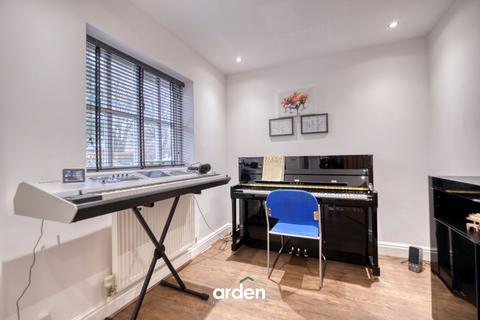 5 bedroom detached house for sale, Hanbury Road, Hanbury, B60