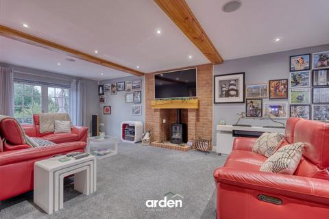 undefined, Hanbury Road, Hanbury, B60