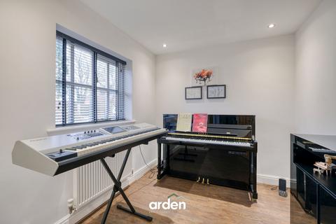 undefined, Hanbury Road, Hanbury, B60
