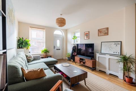 3 bedroom end of terrace house for sale, West End Street, Norwich